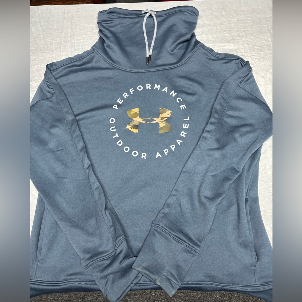 Under Armour Outdoor Performance Athletic Wear